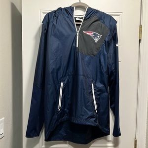 Men’s Large Nike Patriots Windbreaker